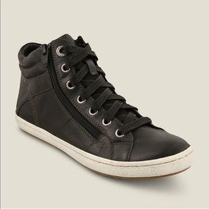 Taos Union high top sneakers